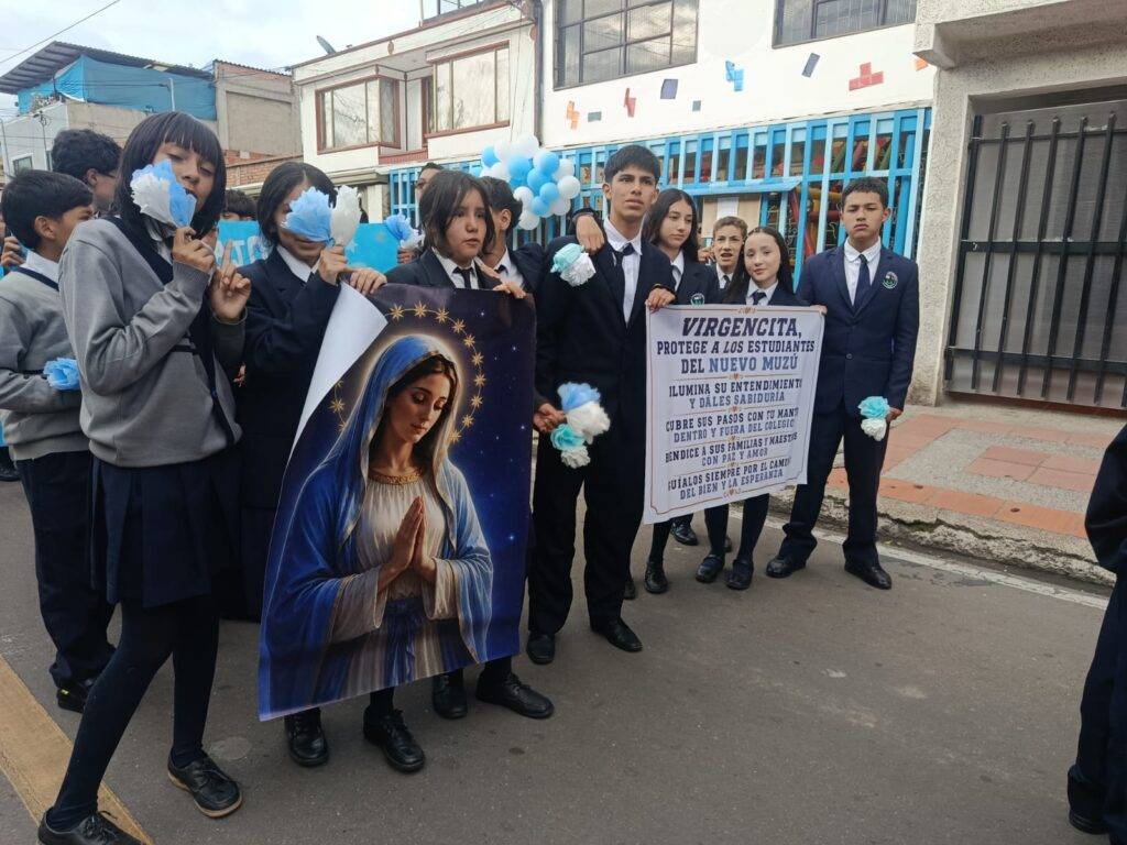Colegio Cooperativo nuevo muzu tarde mariana
